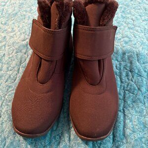 Propet Snow Boots Madi Ankle Strap Black Hook &Loop W4416 Women's Size 10X(2E)